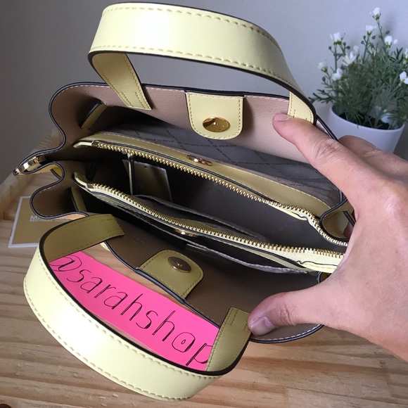 🌼Michael Kors Set - Picture 7 of 16